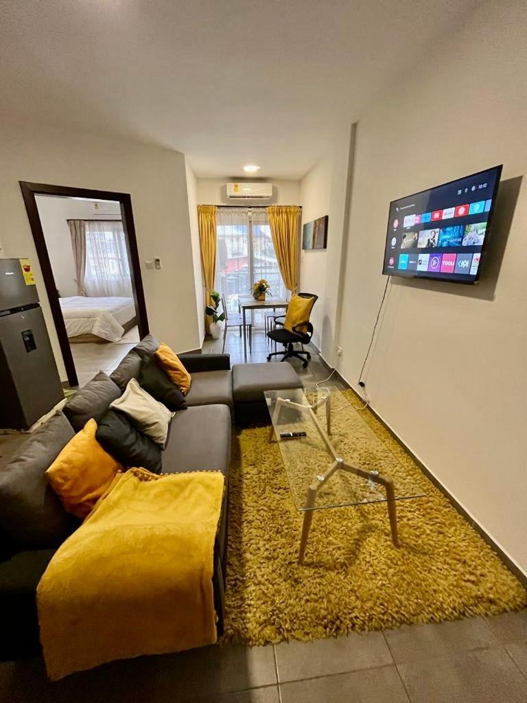 Lovely & Cozy 1 Bedroom Serviced Apartment アクラ エクステリア 写真